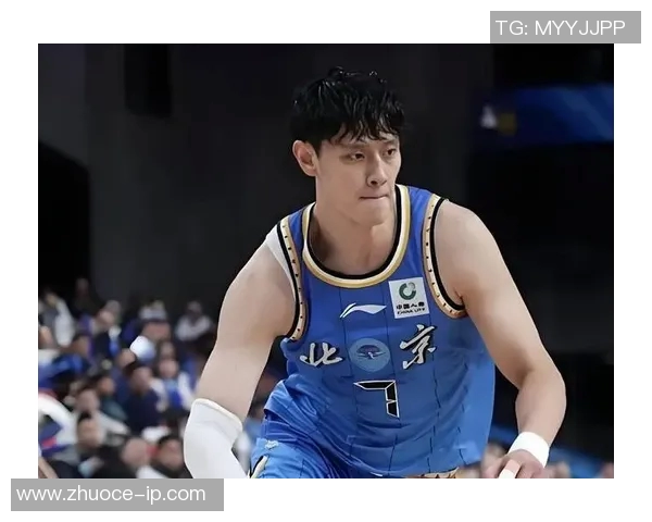 篮球明星短发风潮解析短发造型如何提升运动表现与个人魅力 篮球明星短发风潮解析短发造型如何提升运动表现与个人魅力